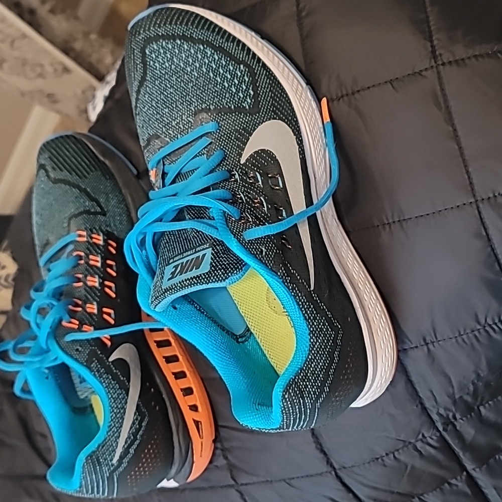 Nike zoom structure 18